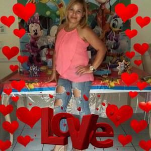 Meet your Posher, Dinora